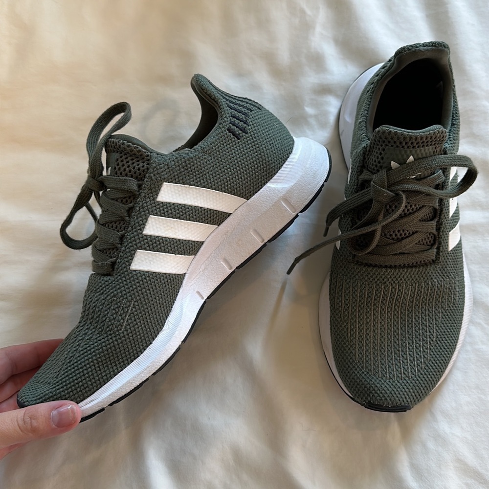 Adidas Tennis Shoes